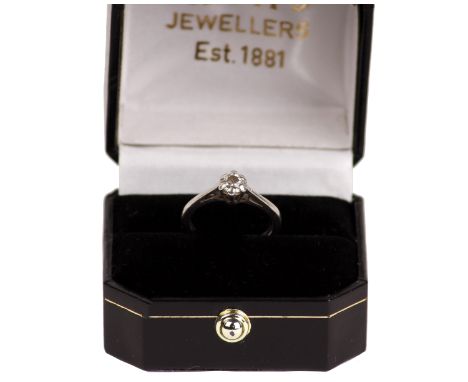 A white metal and single stone diamond ring in  an illusion setting. Size H 3.7g