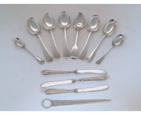 A group of silver, comprising: four Old English pattern spoons, Sheffield, 1921, James Deakin & Sons, and a matching teaspoon