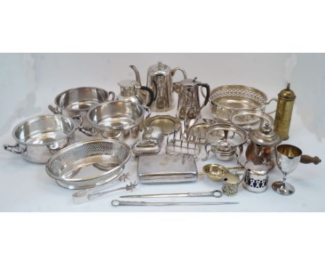 A collection of silver plated ware, to include: a Harrods jug with wooden handle, 14cm high; a Harrods jug with worn leather 