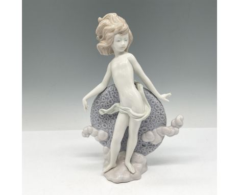 Glossy young figure. Lladro backstamp. This item has its original box: 7.5"L x 12"W x 6"H. Artist: Jose PucheIssued: 1983 - 1