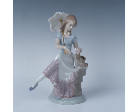 Glossy finish; Lladro backstamp. Includes the original box, dimensions: 5.75''L x 10''W x 12.5''H. Artist: Juan HuertaIssued: