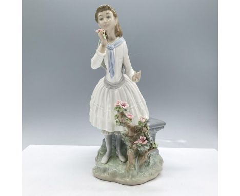 Glossy finish; Lladro backstamp. Artist: Vicente MartinezIssued: 1974 - 1989Dimensions: 8''L x 5.5''W x 11''HManufacturer: Ll