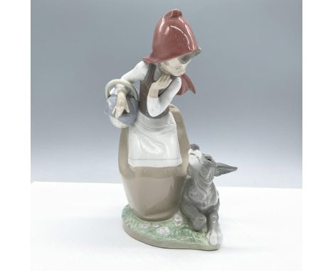 Glossy finish; Lladro backstamp. Artist: Juan HuertaIssued: 1977 - 1983Dimensions: 7''L x 5''W x 9.5''HManufacturer: LladroCo