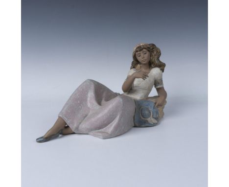 Gres finish; Lladro backstamp. Artist: Regino TorrijosIssued: 1993 - 2004Dimensions: 8.25"H x 13.5"WManufacturer: LladroCount