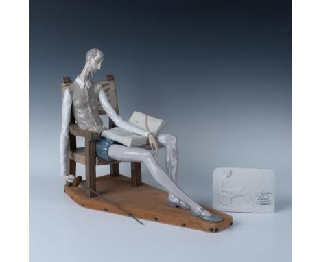 Glossy finish; Lladro backstamp. Includes a velvet base and a matte Don Quixote Lladro plaque. Artist: Salvador FurioIssued: 