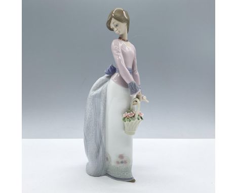 Glossy finish; Lladro backstamp. Includes the original box, dimensions: 5.75''L x 7.5''W x 12.75''H. Artist: Jose PucheIssued