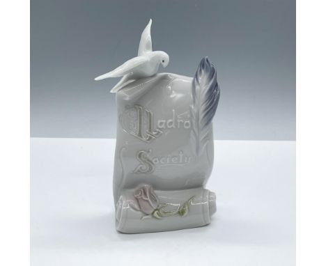 Glossy finish; Lladro backstamp. Includes the original box, dimensions: 4.75''L x 8.75''W x 3.5''H. Artist: Virginia Gonzalez