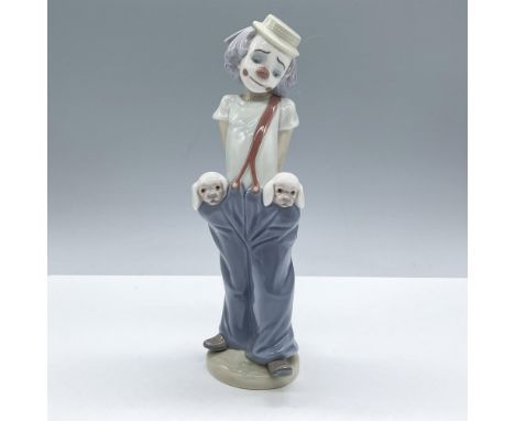 Glossy finish; Lladro backstamp. Artist: Juan HuertaIssued: 1985 - 1986Dimensions: 2.25''L x 2.75''W x 8.75''HManufacturer: L