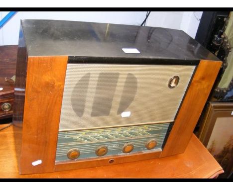 A vintage radio