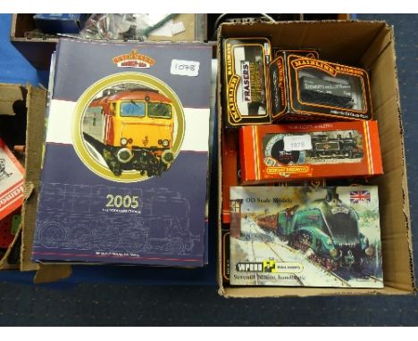 A quantity of '00' gauge model railway, including a Hornby Railways R.302 B.R. Class 3F "Jinty" 0-6-0 Tank loco, boxed, and s