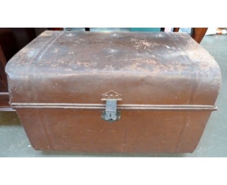 A metal travel trunk 76 x 55 x 50cm