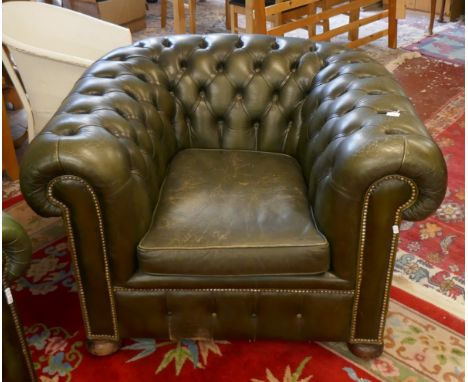 Leather button back tub chair&nbsp; 