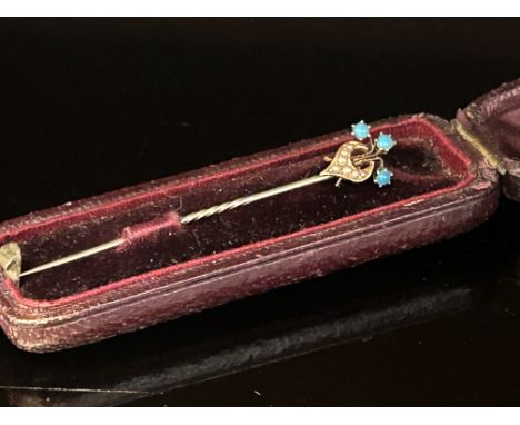 15ct Gold stick pin set with 3 turquoise & 7 pearls 