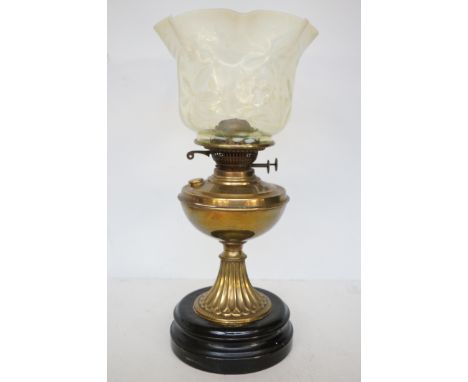 Brass Victorian oil lamp with Vaseline glass shade Height 46 cm 