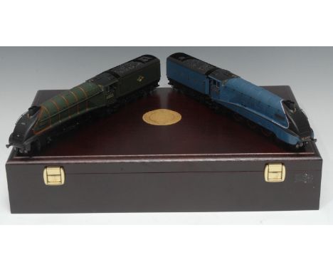 Bachmann Branchline OO Gauge 31-961 Class A4 Mallard Limited Edition twin presentation set, to commemorate the Diamond Jubile