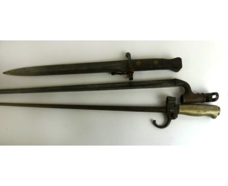 A Leigh Enfield 1888 Mark I second pattern bayonet30cm straight double edged blade, with ordnance marks, Queen Victoria ciphe