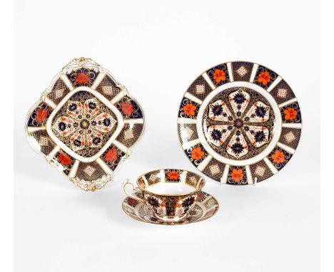 A Royal Crown Derby cup and saucer, pattern 1128, a plate and a square-shaped dish, pattern 1128 (4)All in very good conditio