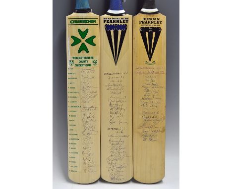 Worcestershire CCC Signed Cricket Bats to include teams from 1989 (Champions), 2000 v Somerset McGrath's first game and 2000 