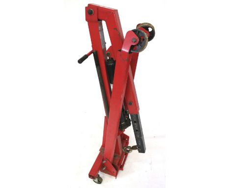 A Sealy folding hydaulic engine crane lift. 1 ton, model no. SC10