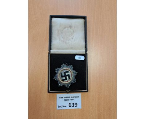 Collectables; Militaria: German Deutsches Kreuz medal in gold, maker marked 1 to pin, (Deschler & Sohn), in fitted case of is
