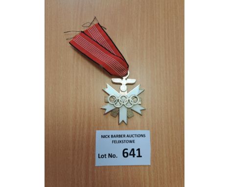 Collectables; Militaria: German Berlin 1936 Olympics medal, Munchen maker marked.