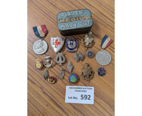 Collectables: Badges/pins/medals in small tin, various including militaria - early 1900s onwards.