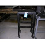 Granite surface Table 18" x 24" / Mesa de granito 18" x 24"