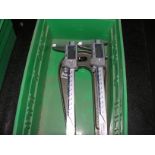(2) Analog Caliper, (1) Micrometer / (2) Vernier, (1) Micrometro