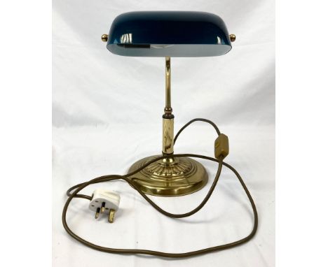 A 1950'S RETRO DESK LAMP. 35cms tall  18cms base diameter. 