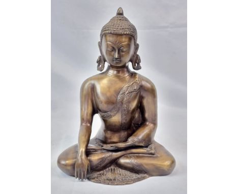 An Antique Bronze Meditating Buddha Statue.25 x 34cm. 