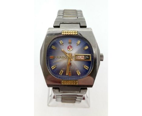 A Vintage Rado Musketeer IV Gents Watch. Stainless steel strap and case - 36cm. Blue dial with day date window. Automatic mov