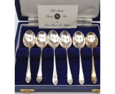 A Set of Vintage Silver Teaspoons. Hall marks for Sheffield 1976 - Francis Howard. Five are unused, as new. Comes in original