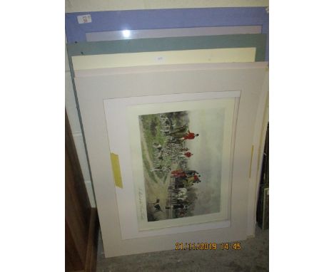 GROUP OF MIXED UNFRAMED HUNTING PRINTS, PICTURES ETC
