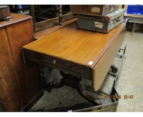 19TH CENTURY MAHOGANY SOFA TABLE WITH SINGLE DRAWER TO END ON TWO SCROLLING LEGS AND HARP ENDS