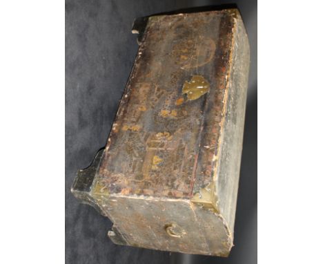An 18th Century black lacquered and chinoiserie decorated dome topped trunk with engraved brass corners and brass swan neck h