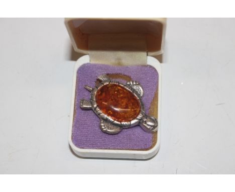 A vintage Sterling silver amber brooch approx. 7gms 