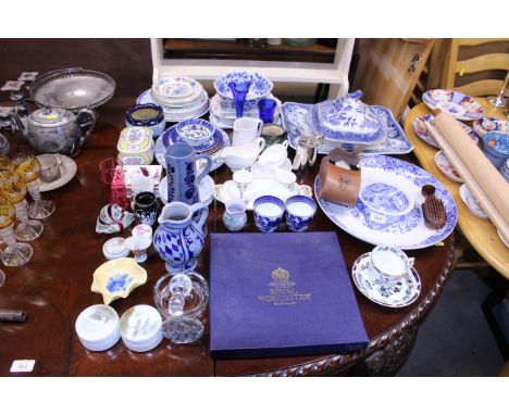 A Copeland Spode Italian patterned hors d'oeuvres dish; a Royal Worcester cake plate; various blue and white china; stoneware