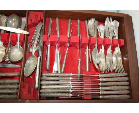 A canteen of silver plated Queen's pattern flatware
