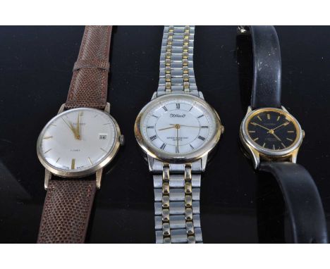 A gent's Rotary 9ct gold cased manual wind wristwatch, having signed silvered dial with date aperture, baton markers, and jew