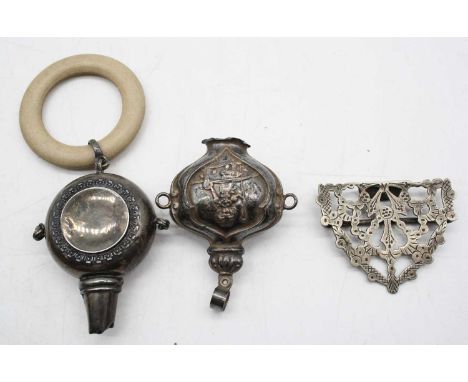 A small collection of miscellaneous items to include a longer lead propelling pencil with engine turned decoration, a child's