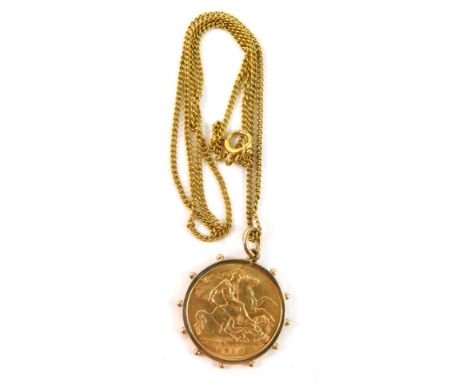 An Edward VII half sovereign loose mounted on a slender link chain, 40cm long, 7.1g all in.