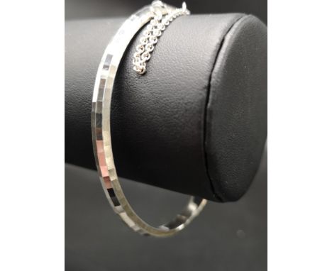 Silver 925 ladys Silver Diamond cut bangle / bracelet . 