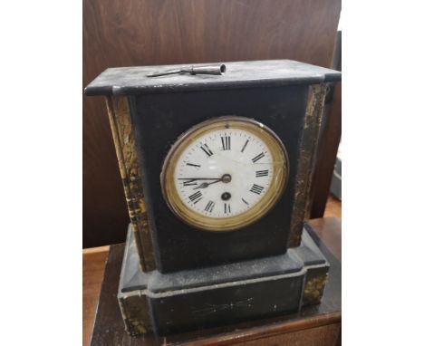 Victorian slate mantle clock. 