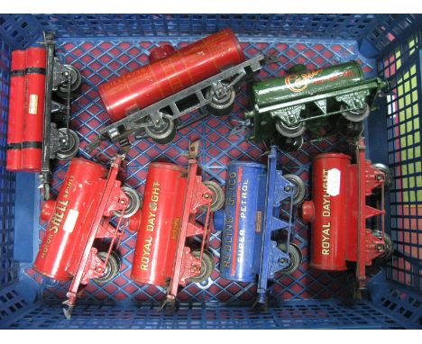 A  Hornby 'O' Gauge No 1 Four Wheel Tankers, plus gas cylinder wagon, Castrol (over painted), Redline Glico, Royal Daylight, 