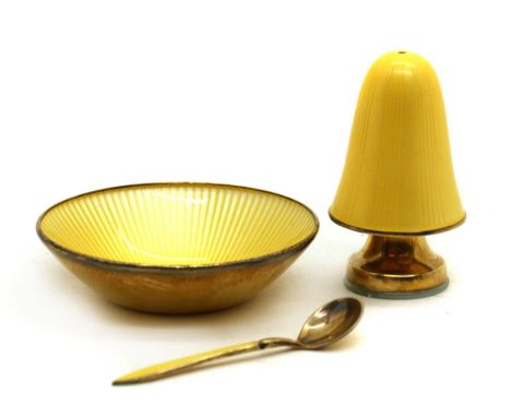 A Norwegian cased silver gilt and enamelled spice set,1925, by David Andersen comprising a small bowl, a spoon and a shaker, 