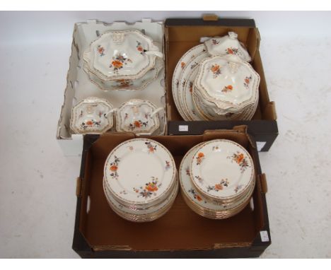 Grimwades Winton ware dinner service comprising tureen and cover on stand with ladle, a pair of vegetable dishes and covers, 