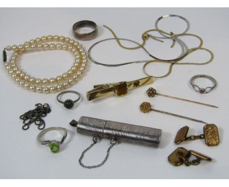 A mixed lot to include a contemporary 9ct white and yellow gold necklace (af), two diamond set stick pins; one stamped 15ct, 