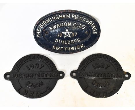 THE BIRMINGHAM RAILWAY CARRIAGE &amp; WAGON CO LTD; a cast iron engine works sign, length 24cm, with two 20 ton LNER-S cast i