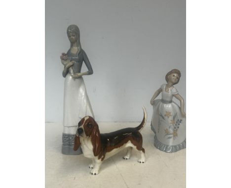 Bewick dog, Nao 1522 & 1 other spanish figure 
