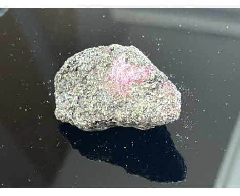 Natural ruby 202ct Weight 40.5g with coa card 